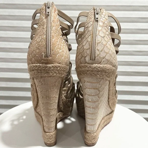 🌺CHRISTIAN LOUBOUTIN🌺 Tramontagne Red Sole Wedge
Sandal Beige Size:38 - Picture 6 of 14